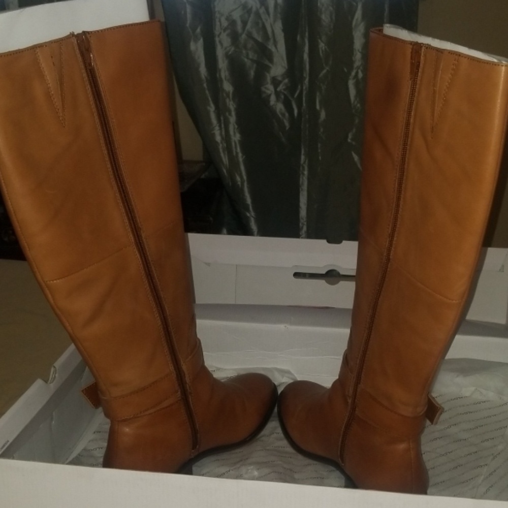 Boot - Picture 3 of 5
